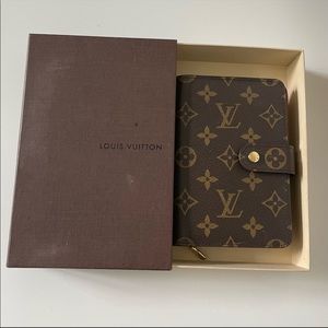Authentic Louis Vuitton Porte Papier Zip Bifold Wallet (passport wallet)